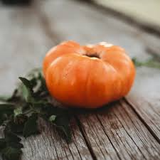 30 Dr. Wyche's Yellow Tomato Seeds - Heirloom Beefsteak, Golden-Yellow, Solanum lycopersicum, High-Yielding, Perfect for Slicing