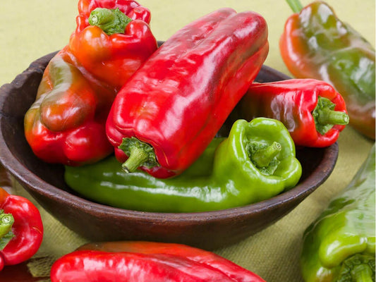 Giant Marconi Red Pepper Seeds – 25 Non-GMO Italian Sweet Pepper Variety for Roasting and Cooking (Capsicum annuum)