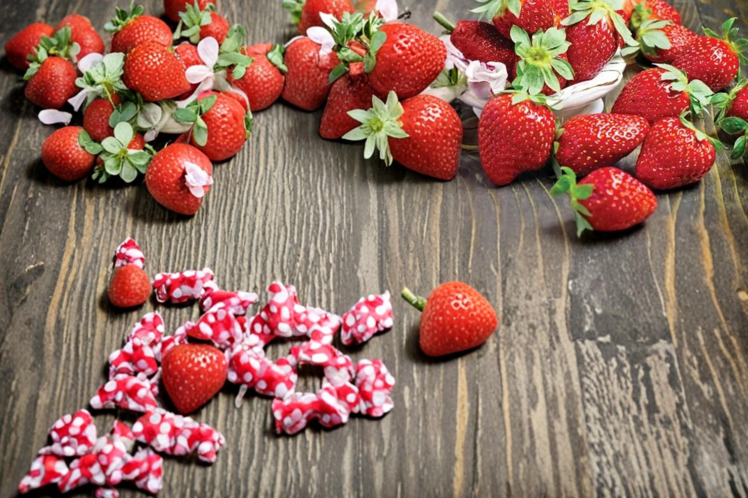 Cavendish Strawberry Roots – Fragaria × ananassa, Perennial Fruit Plant for Garden & Containers