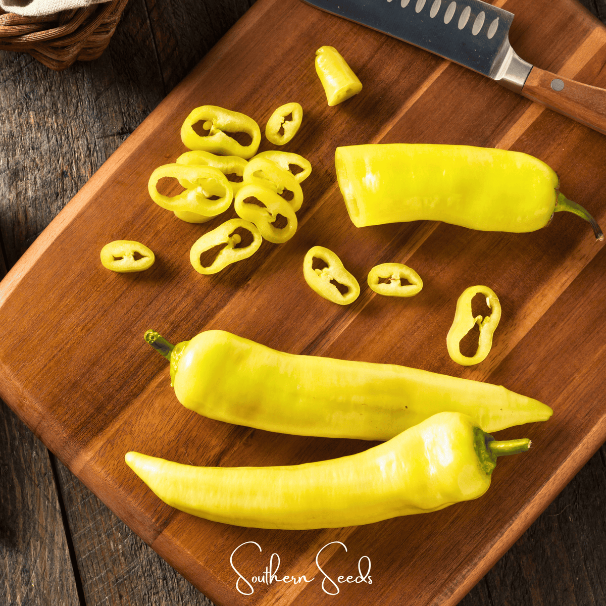 Sweet Banana Pepper Seeds - 25 Pack - Capsicum annuum - Heirloom Gourmet Garden Vegetable