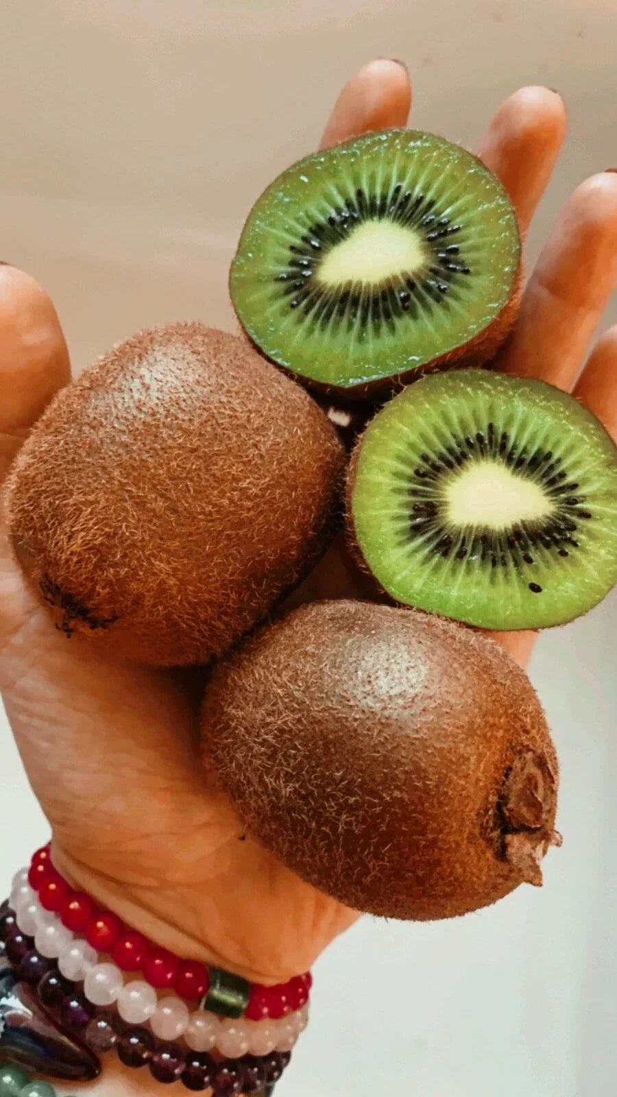 Kiwi Seeds 50 Pack Organic Non-GMO Edible Fruit Vine Actinidia deliciosa for Home Gardening